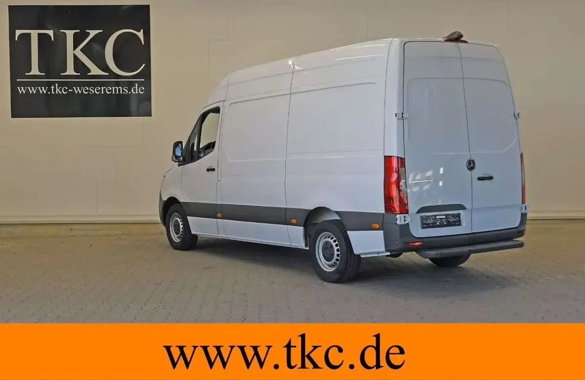 Gebraucht Mercedes Sprinter 170 PS (125 kW) 2023 Mb 9147 arktikweiss Van