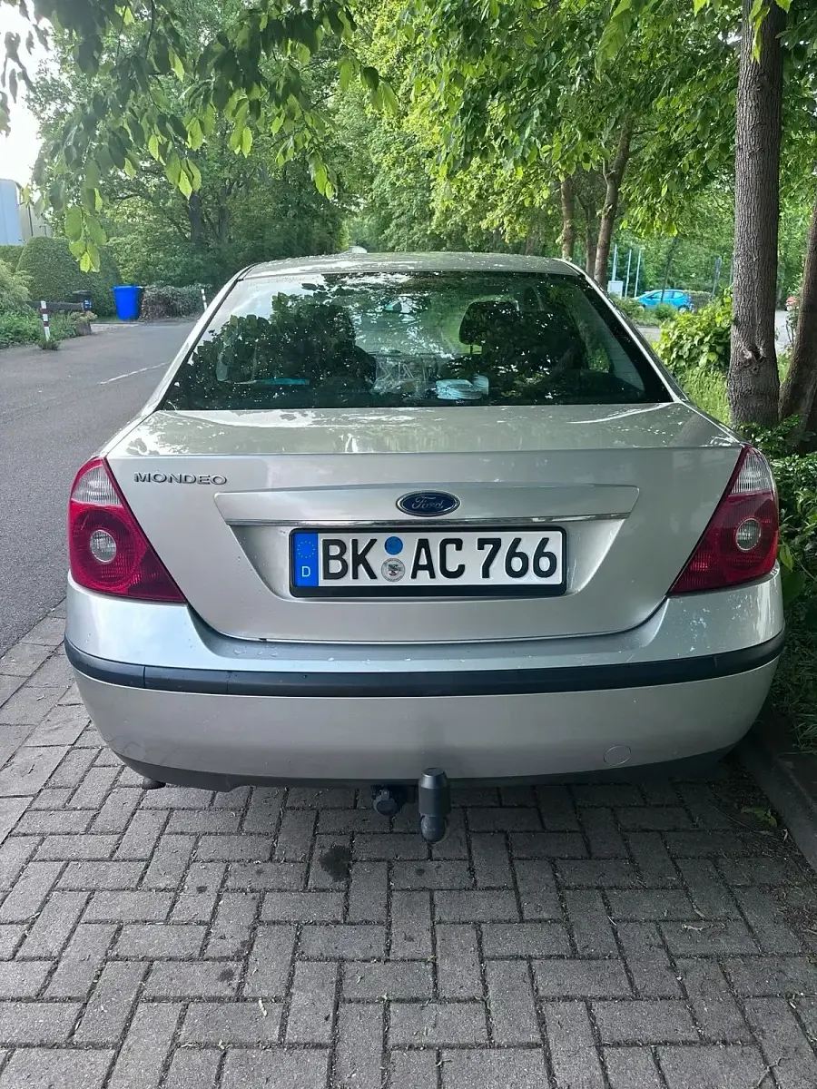 Gebraucht Ford Mondeo 140 PS (102 kW) 2003 Silber Kleinwagen