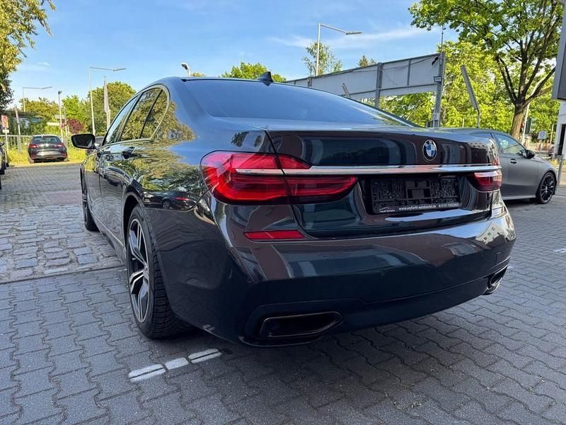Gebraucht BMW 730 265 PS (194 kW) 2017 Grau Limousine