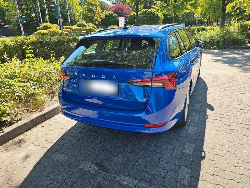 Gebraucht Skoda Octavia Ambition 204 PS (150 kW) 2022 Blau Kombi