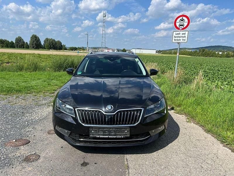 Schwarz Gebraucht 2018 Skoda Superb Style Kombi | 16.900 € (Guter Preis) - Bild 1/4