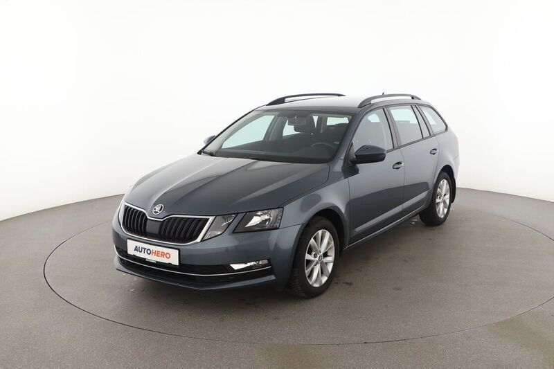 Grau Gebraucht 2019 Skoda Octavia Style Kombi | 18.190 € (Fairer Preis) - Bild 1/4