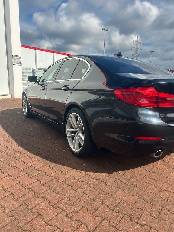 Gebraucht BMW 520 Efficient Dynamics 190 PS (139 kW) 2017 Schwarz Limousine