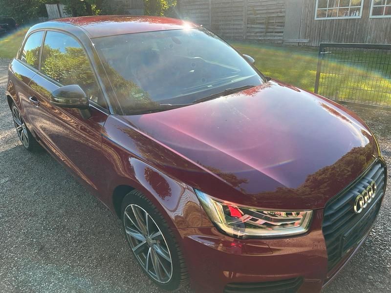 Second-hand Audi A1 Design 125 CP (91 kW) 2017 Roșu Hatchback