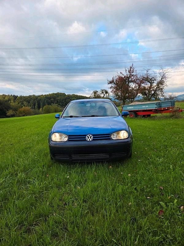 Gebraucht VW Golf IV 115 PS (84 kW) 2000 Blau Kleinwagen