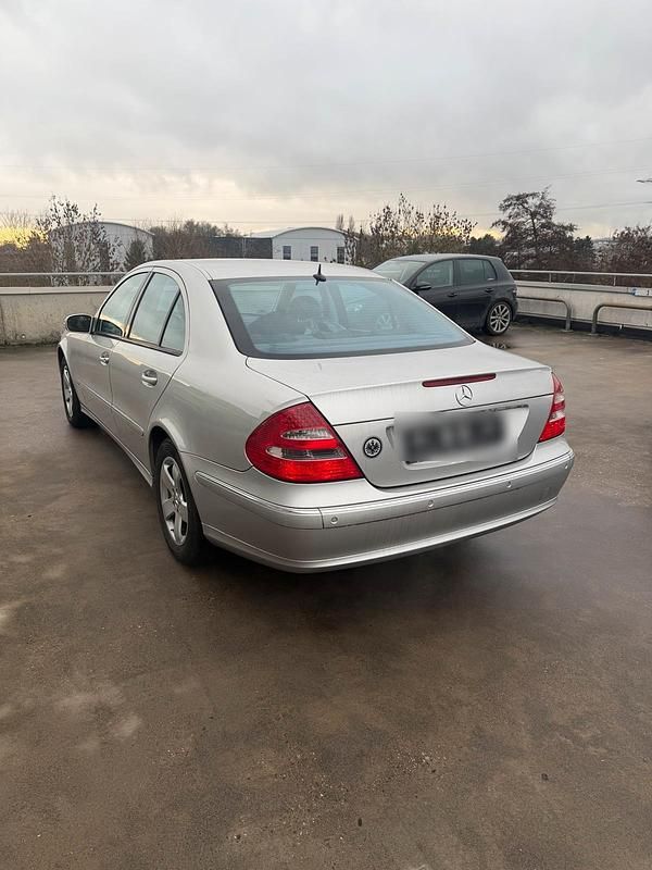 Gebraucht Mercedes E320 224 PS (164 kW) 2005 Silber Limousine
