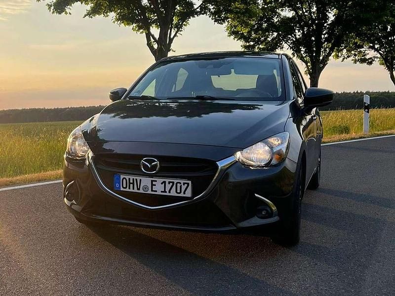 Grau Gebraucht 2019 Mazda 2 Signature Limousine | 10.500 € (Fairer Preis) - Bild 1/4