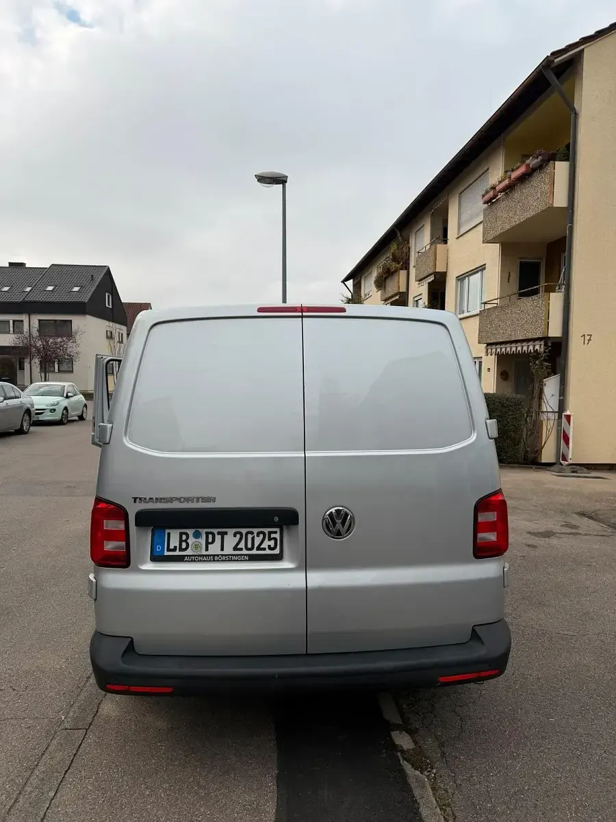 Gebraucht VW T6 150 PS (110 kW) 2018 Grau Van