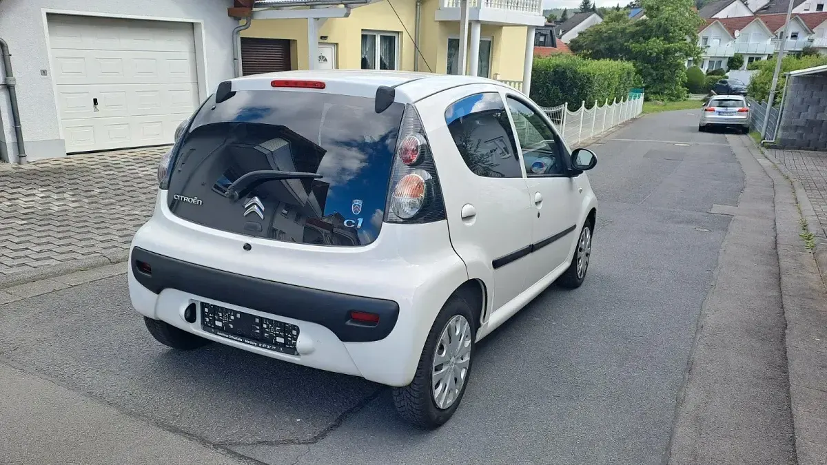 Gebraucht Citroën C1 SELECTION 68 PS (50 kW) 2013 Weiß Kleinwagen