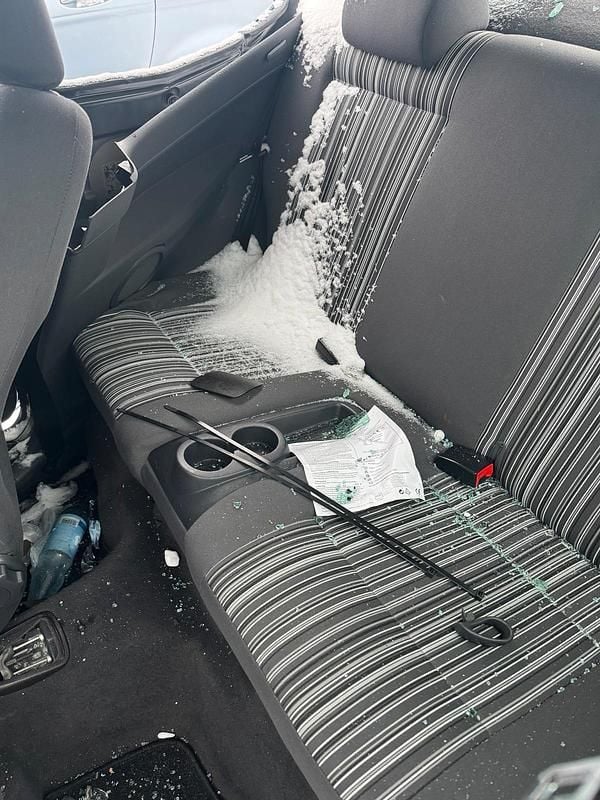 Usado VW Fox 55 HP (40 kW) 2005 Cinzento Citadino