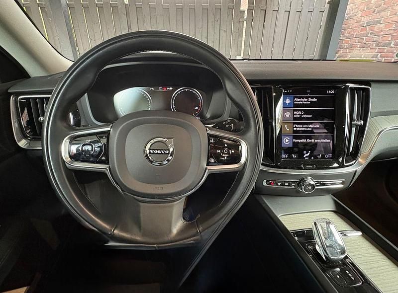 Gebraucht Volvo V60 Inscription 250 PS (183 kW) 2020 Grau Kombi