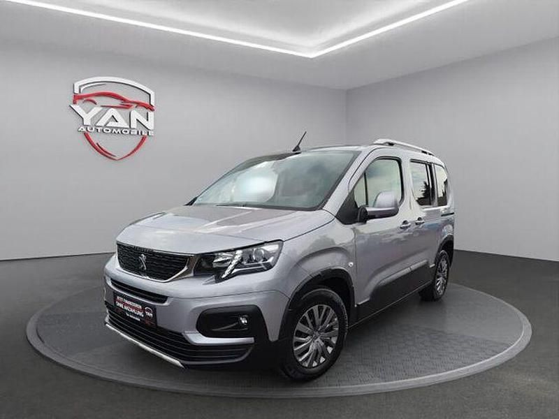 Grau Gebraucht 2021 Peugeot Rifter Allure Van / Kleinbus | 19.790 € (Etwas zu teuer) - Bild 1/4