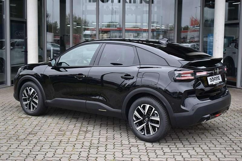 Neu Citroën C4 131 PS (96 kW) 2025 Perla neraschwarz lack Limousine