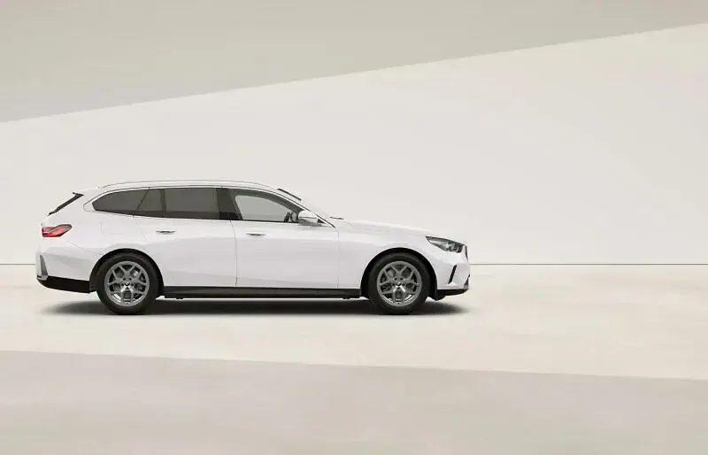 Neu BMW 520 197 PS (144 kW) 2026 Alpinweiß uni Kombi
