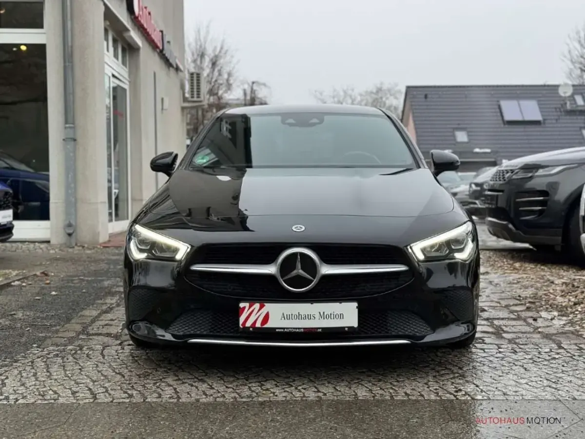Gebraucht Mercedes CLA200 Shooting Brake 150 PS (110 kW) 2020 Schwarz Kombi