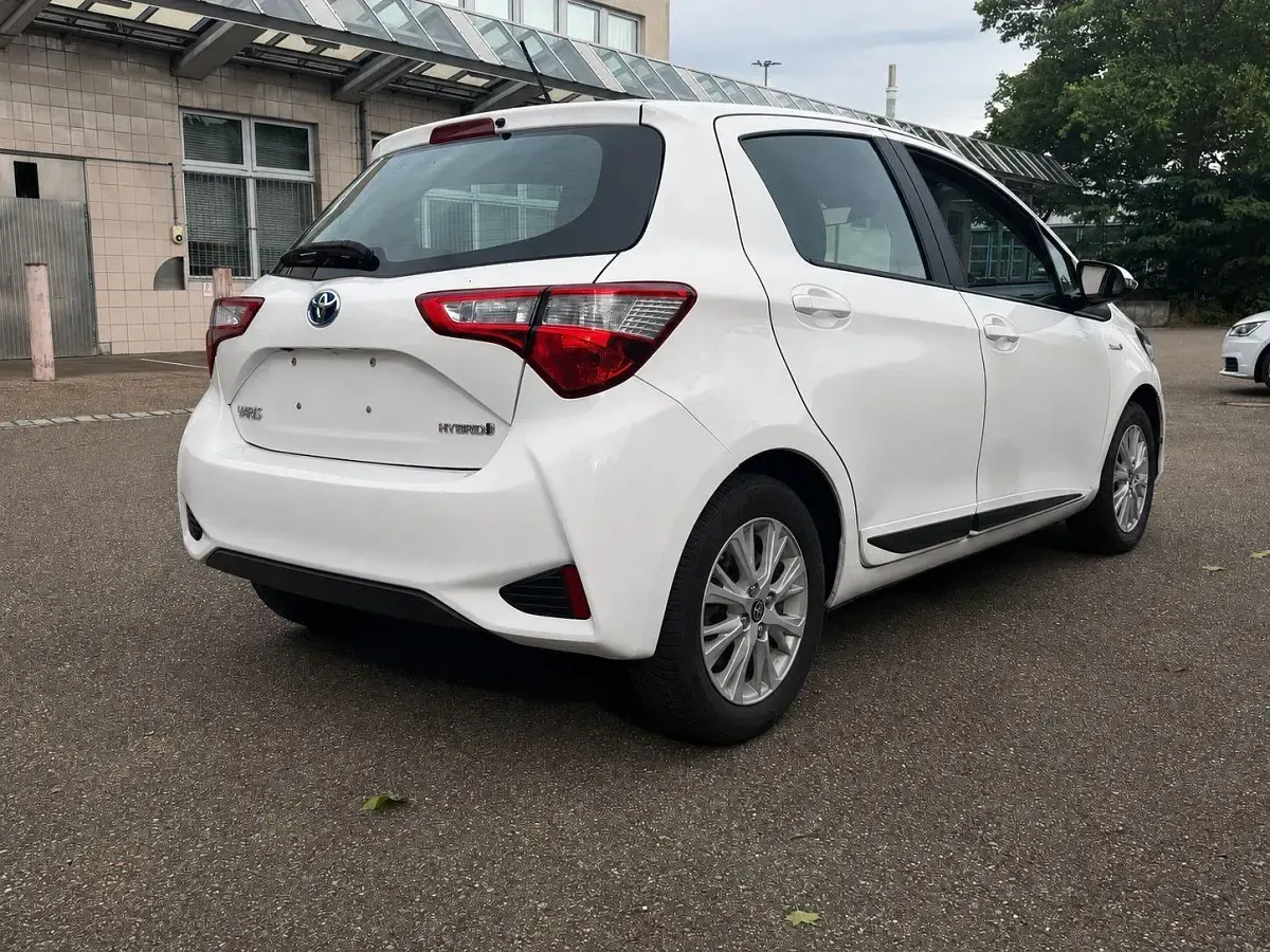 Gebraucht Toyota Yaris Team 73 PS (53 kW) 2018 Weiß Kleinwagen