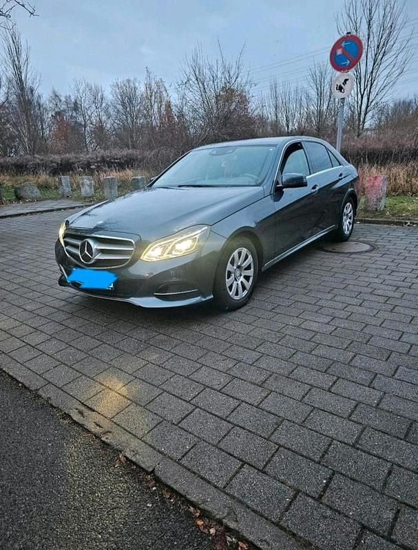 Gebraucht Mercedes E350 Business 258 PS (189 kW) 2015 Silber Limousine