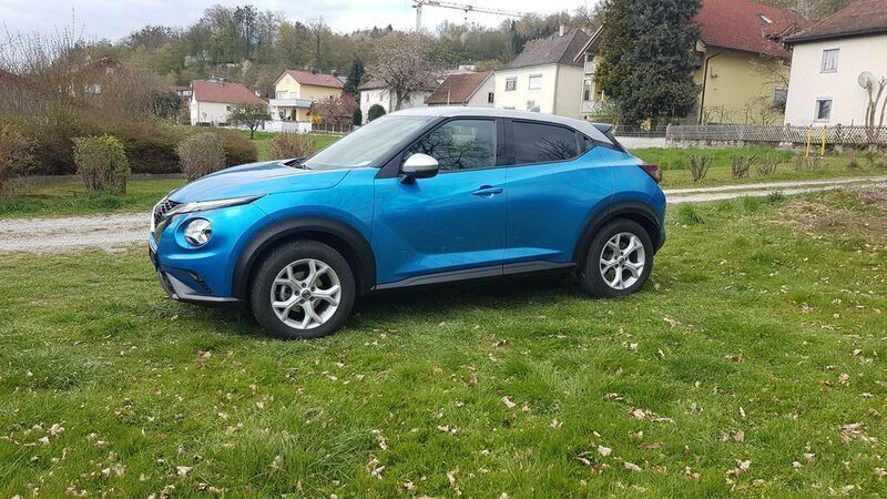 Blau Gebraucht 2022 Nissan Juke N-Connecta SUV | 17.900 € (Fairer Preis) - Bild 1/4