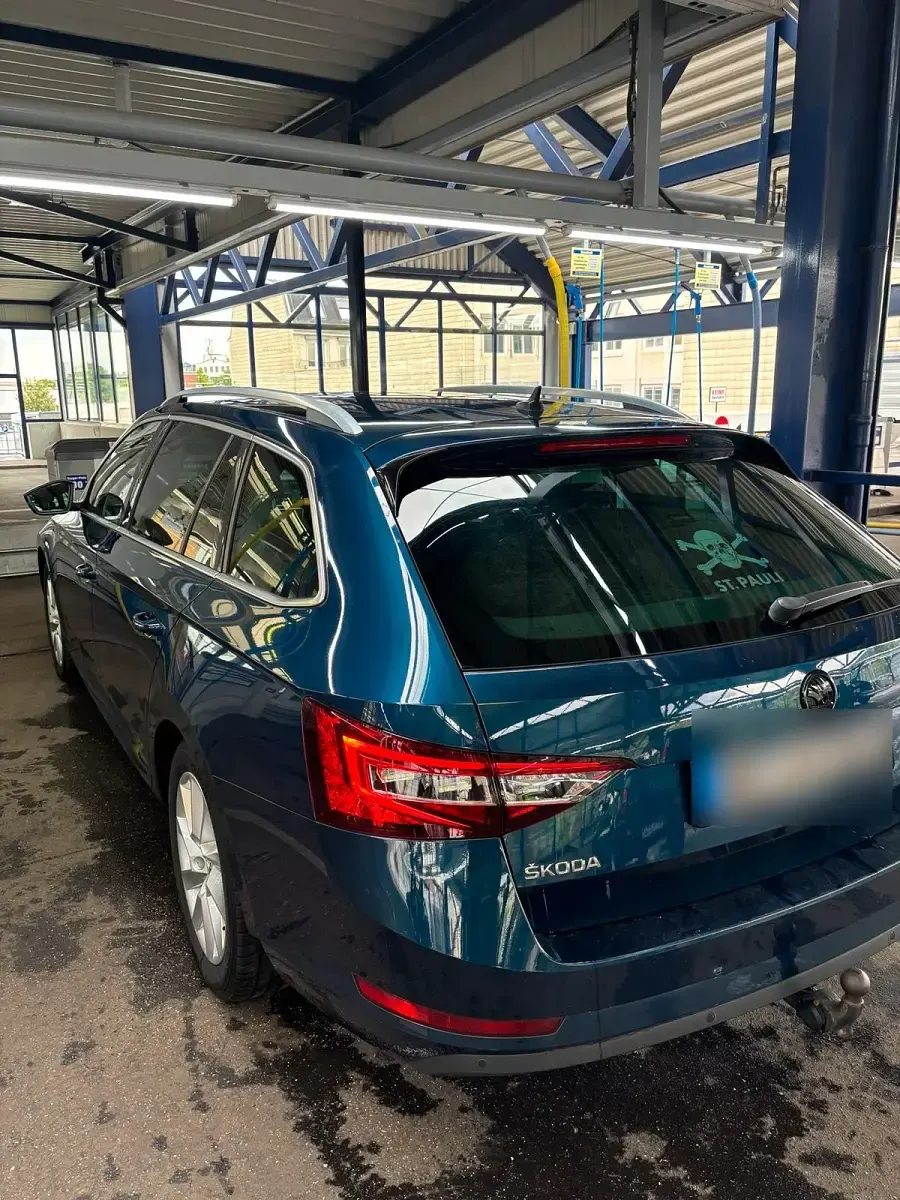Gebraucht Skoda Superb Style 150 PS (110 kW) 2017 Blau Kombi