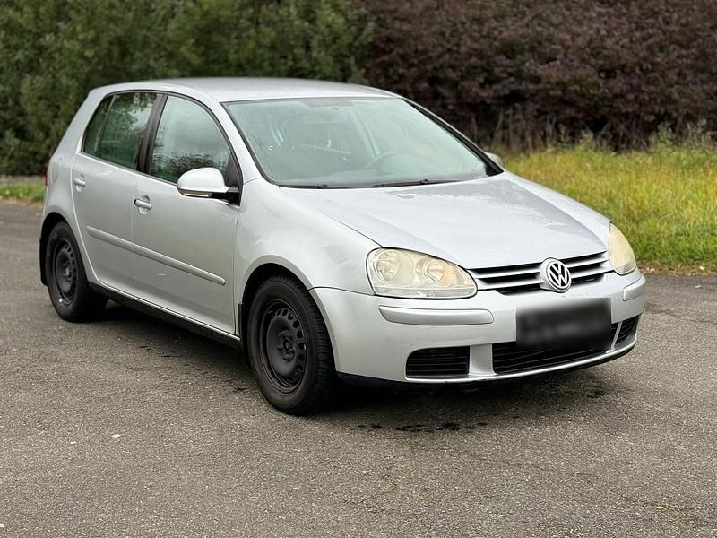 Silber Gebraucht 2004 VW Golf V Kleinwagen | 849 € (Superpreis) - Bild 1/4