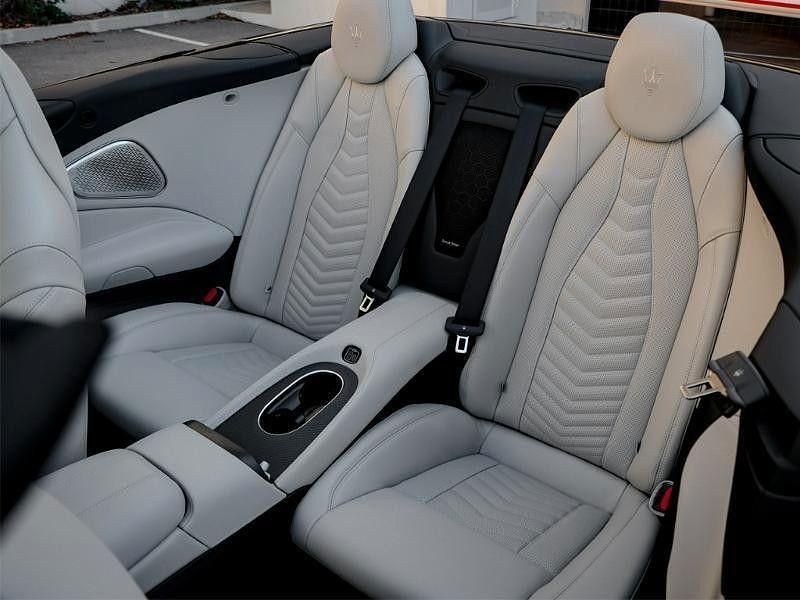 Neu Maserati GranCabrio 549 PS (403 kW) 2025 Blau Cabrio