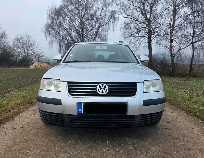 Silber Gebraucht 2004 VW Passat Kombi | 1.000 € - Bild 1/4