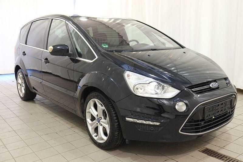 Schwarz Gebraucht 2010 Ford S-MAX Titanium Van / Kleinbus | 3.999 € (Guter Preis) - Bild 1/4