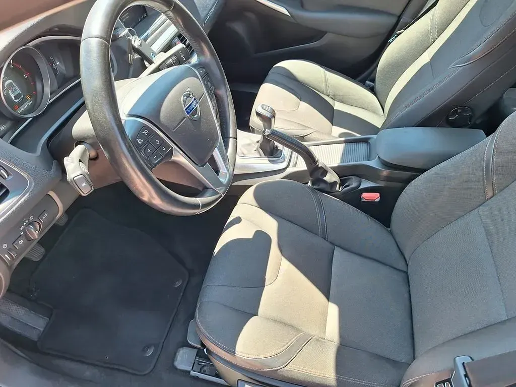 Gebraucht Volvo V40 CC You! 120 PS (88 kW) 2015 Schwarz Kombi