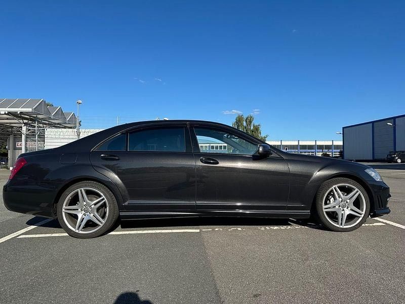 Schwarz Gebraucht 2007 Mercedes S500L Limousine | 22.900 € - Bild 1/4