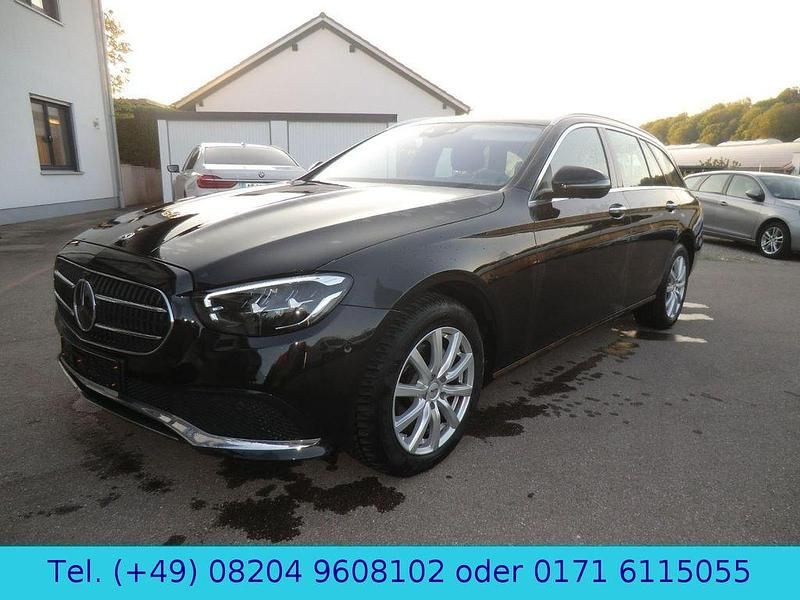 Gebraucht Mercedes E220 200 PS (147 kW) 2023 Schwarz Kombi