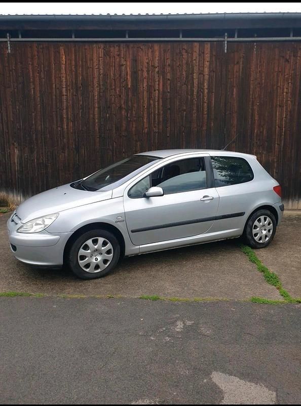 Silber Gebraucht 2002 Peugeot 307 Kleinwagen | 2.000 € (Fairer Preis) - Bild 1/4