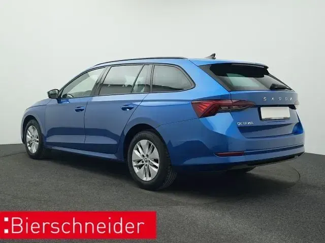Gebraucht Skoda Octavia Ambition 116 PS (85 kW) 2023 Raceblau (metallic) Kombi