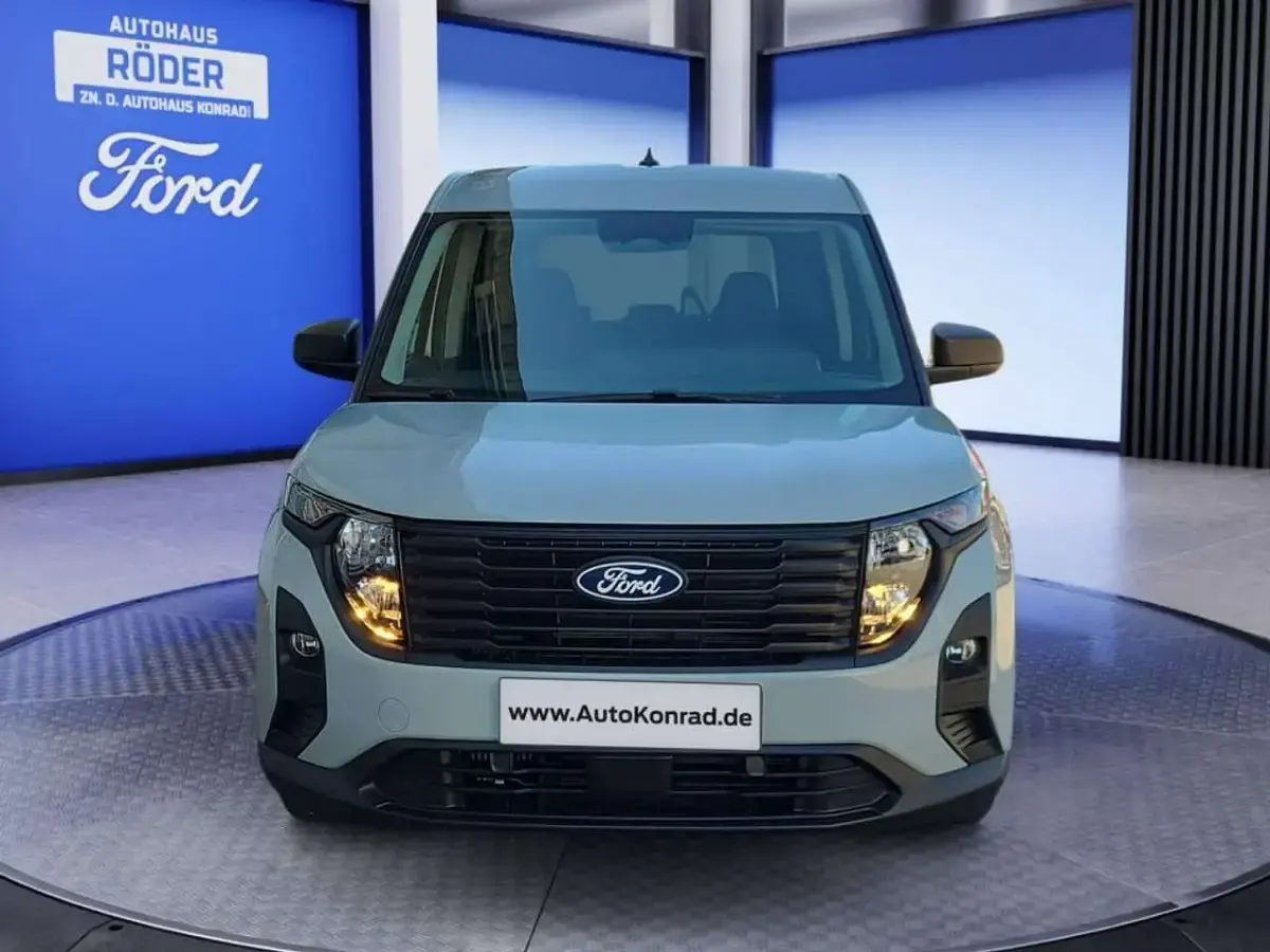Neu Ford Tourneo Courier Trend 125 PS (91 kW) 2026 Grau Van / Kleinbus