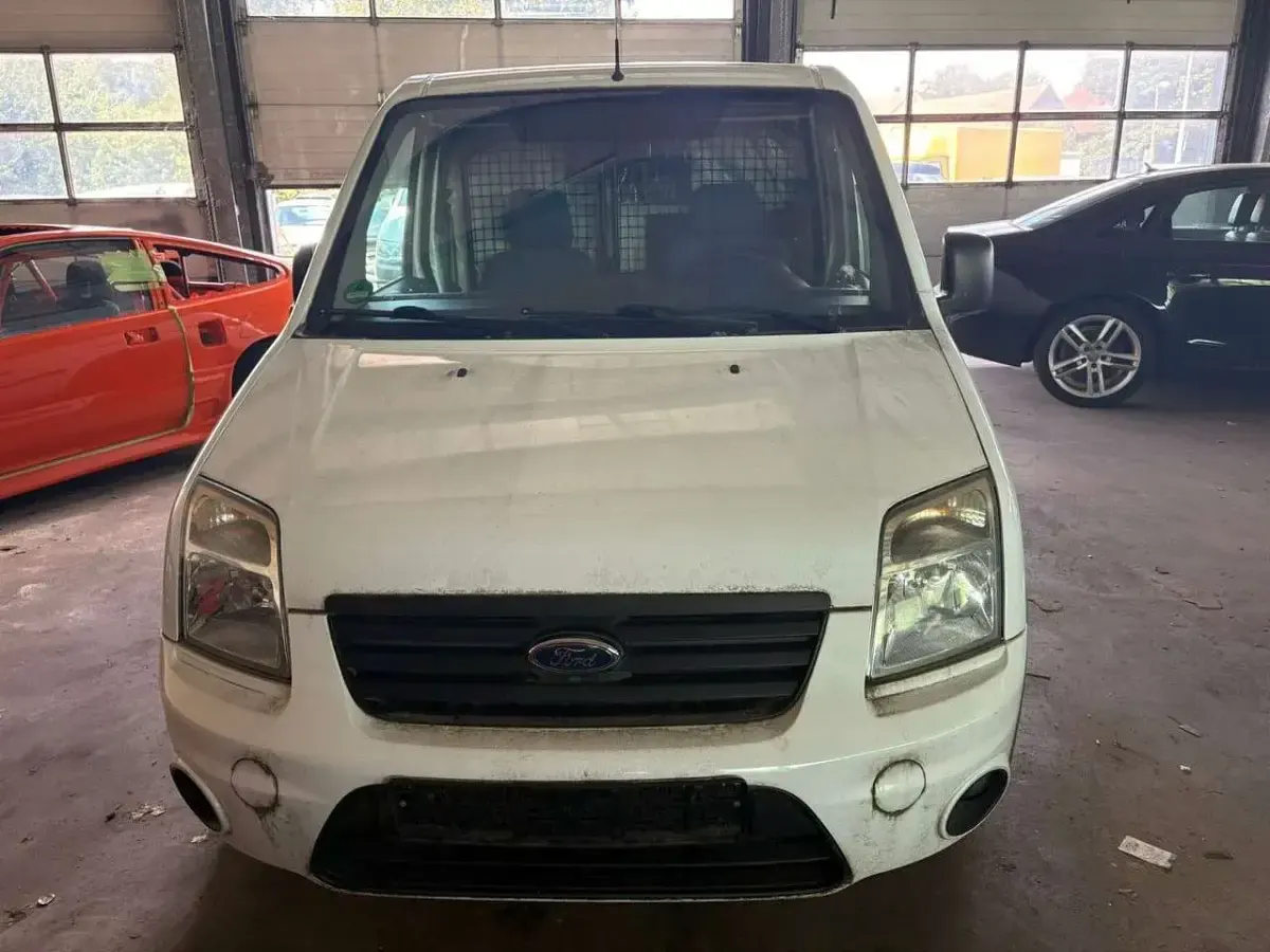 Gebraucht Ford Tourneo Trend 125 PS (91 kW) 2014 Frostweiß Kombi