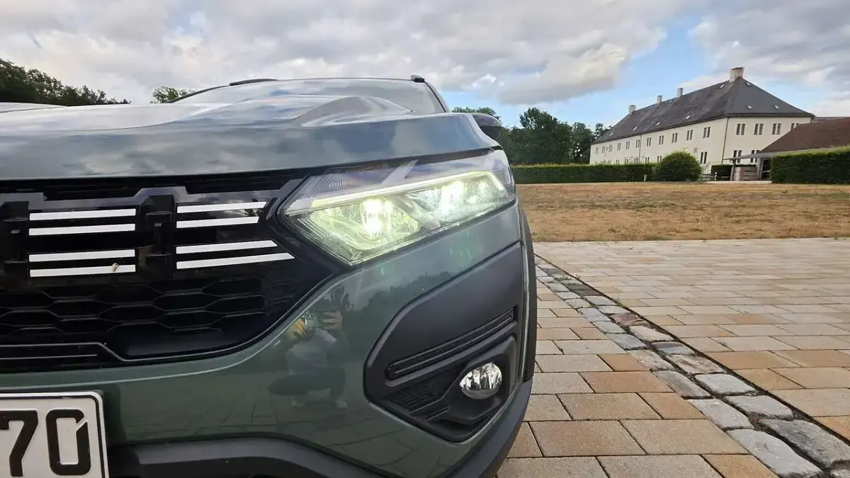 Gebraucht Dacia Jogger Extreme 110 PS (80 kW) 2022 Grün Van / Kleinbus