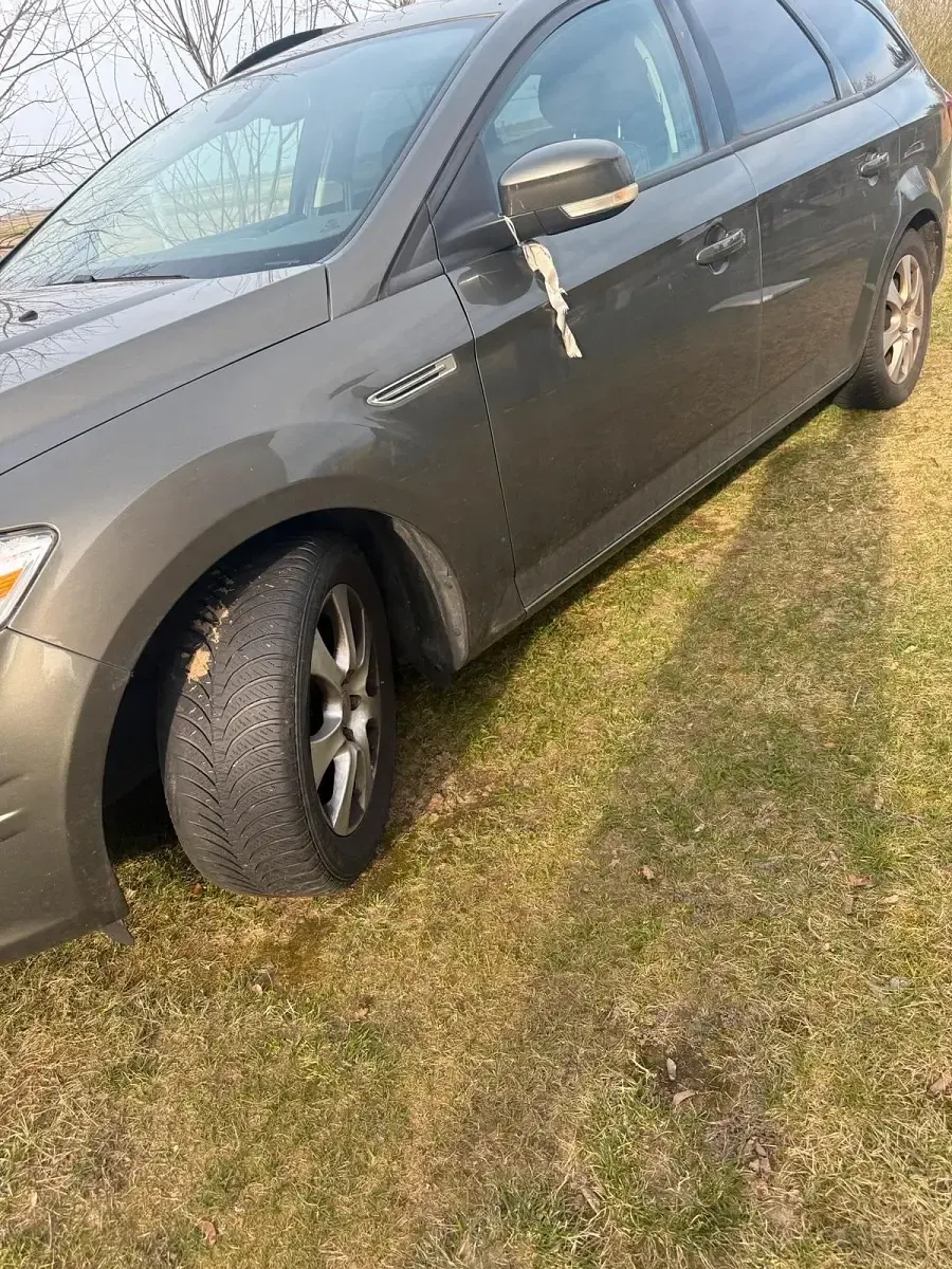 Gebraucht Ford Mondeo 161 PS (118 kW) 2011 Grün Kombi