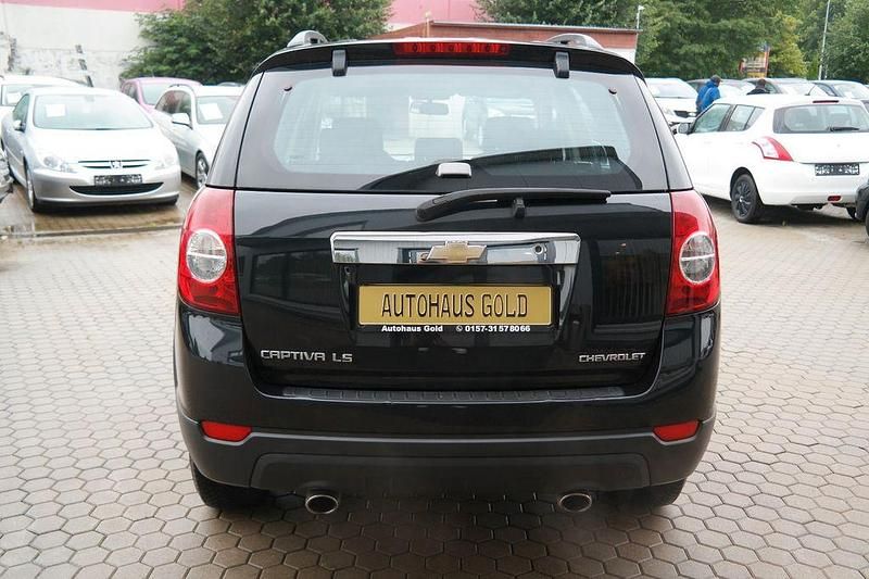 Gebraucht Chevrolet Captiva LS 150 PS (110 kW) 2010 Schwarz SUV