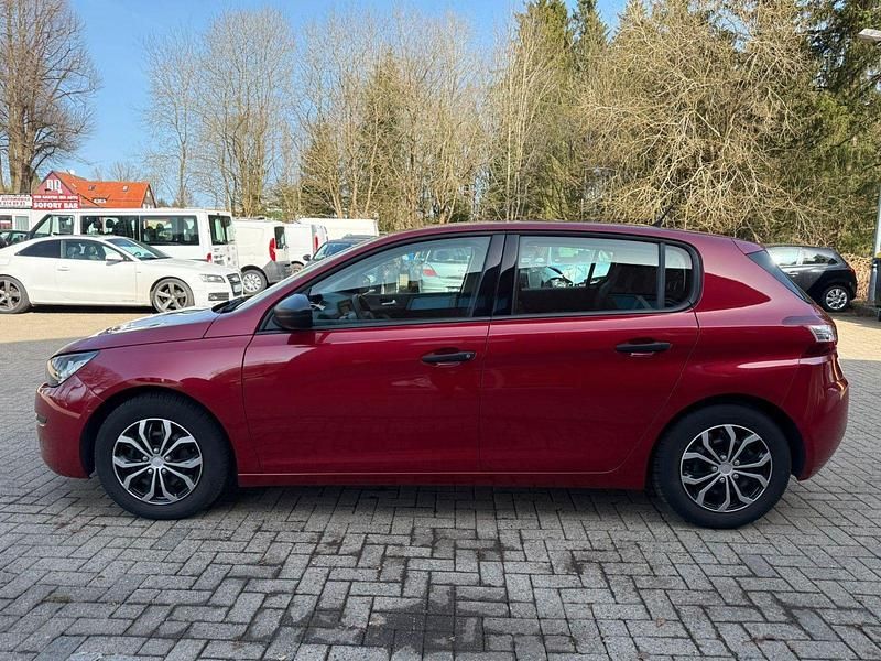 Gebraucht Peugeot 308 Access 82 PS (60 kW) 2015 Rot Limousine