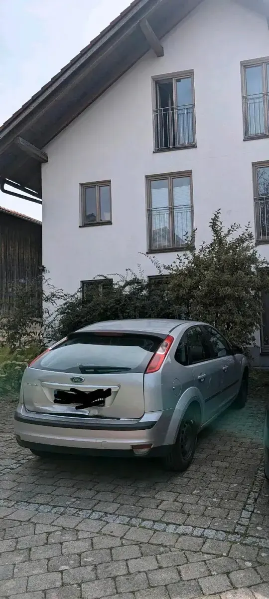 Brugt Ford Focus 105 HK (77 kW) 2006 Sølv Hatchback