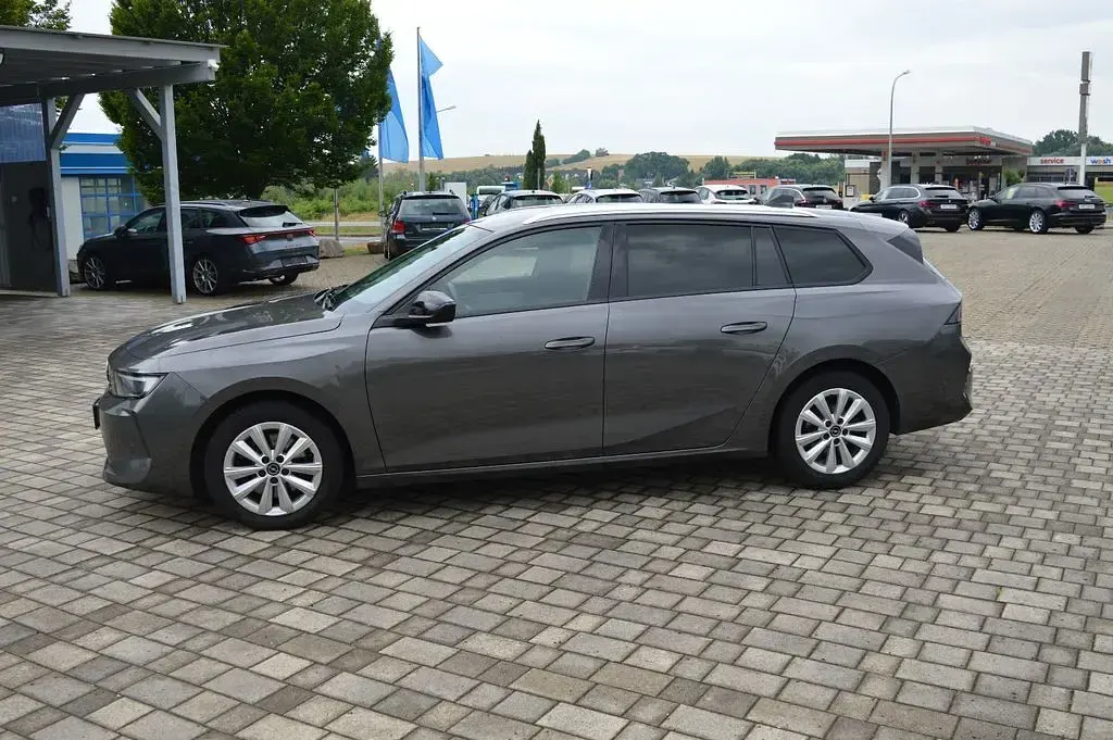 Gebraucht Opel Astra Elegance 131 PS (96 kW) 2023 Vulkangrau Kleinwagen