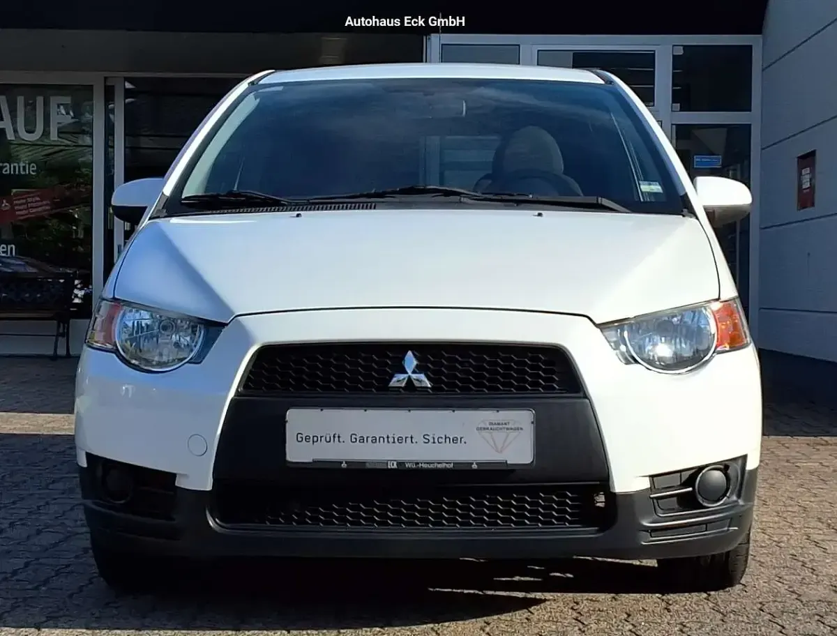 Gebraucht Mitsubishi Colt Motion 75 PS (55 kW) 2012 Weiß Kleinwagen