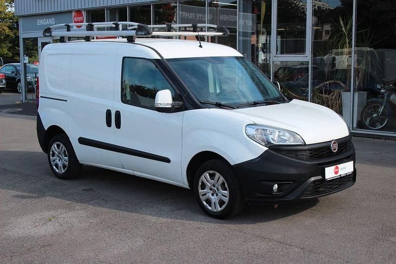 Weiß Gebraucht 2017 Fiat Doblò Van / Kleinbus | 7.700 € (Etwas zu teuer) - Bild 1/4