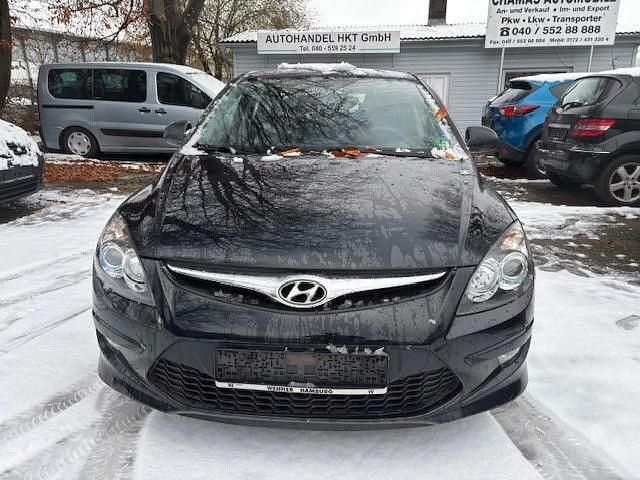 Schwarz Gebraucht 2011 Hyundai i30 Edition+ Limousine | 1.390 € (Fairer Preis) - Bild 1/4