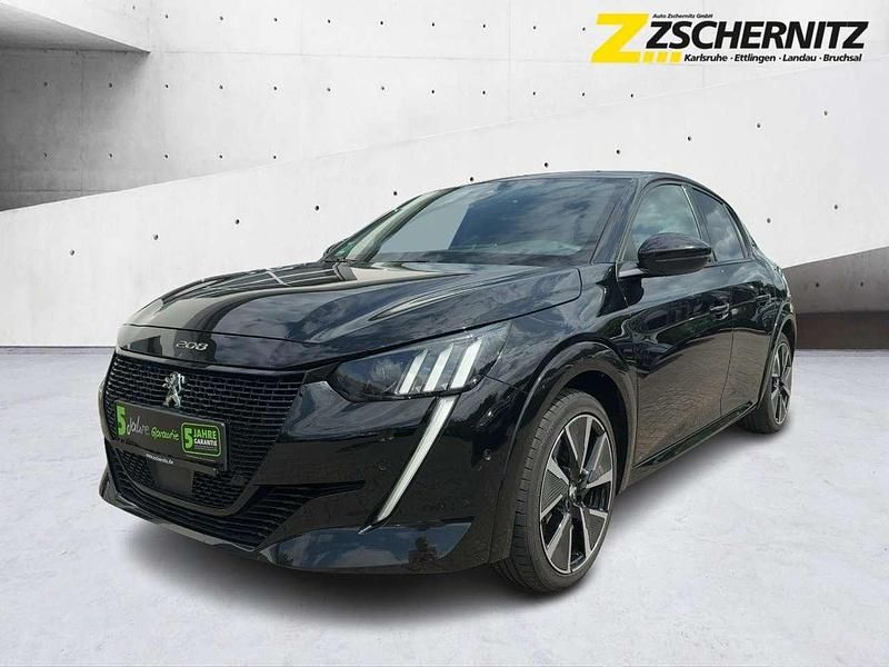 Lackierung schwarz perla nera/ Gebraucht 2021 Peugeot e-208 GT Kleinwagen | 15.790 € (Fairer Preis) - Bild 1/4