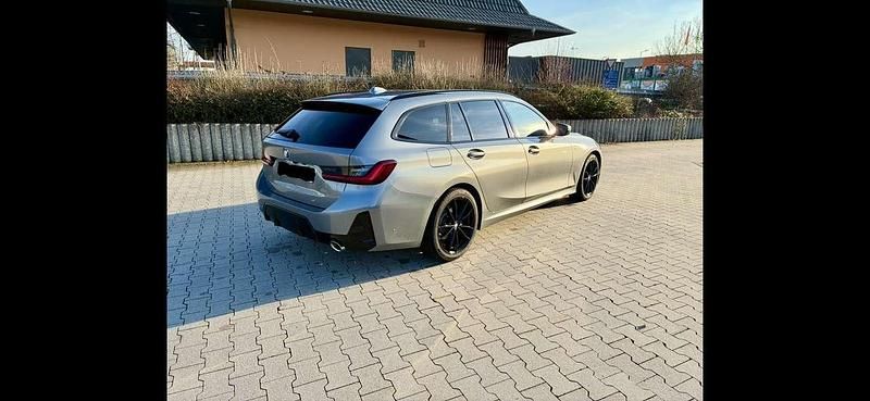 Gebraucht BMW 318 M Sport 156 PS (114 kW) 2024 Grau Kombi