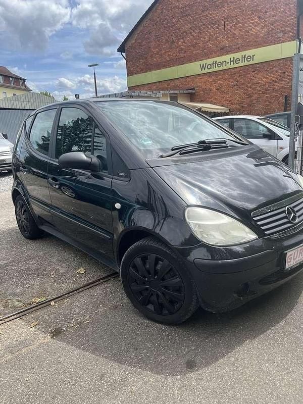 Schwarz Gebraucht 2001 Mercedes A140 Classic Limousine | 700 € (Guter Preis) - Bild 1/4