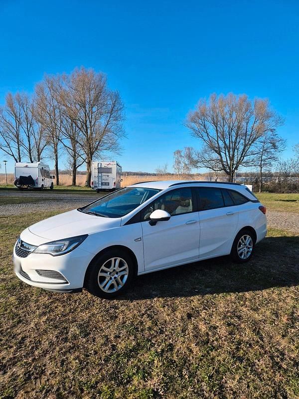 Gebraucht Opel Astra 95 PS (69 kW) 2016 Weiß Kombi