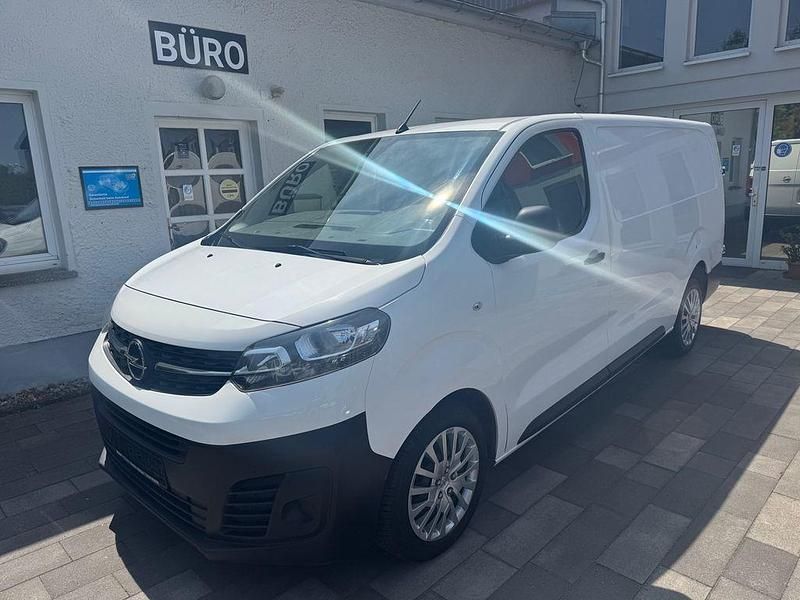 Weiß Gebraucht 2021 Opel Vivaro Elegance Van | 7.989 € - Bild 1/4