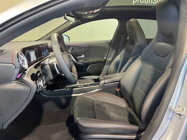 Gebraucht 2025 Mercedes CLA180 Shooting Brake AMG line Kombi | 35.900 € - Bild 1/4