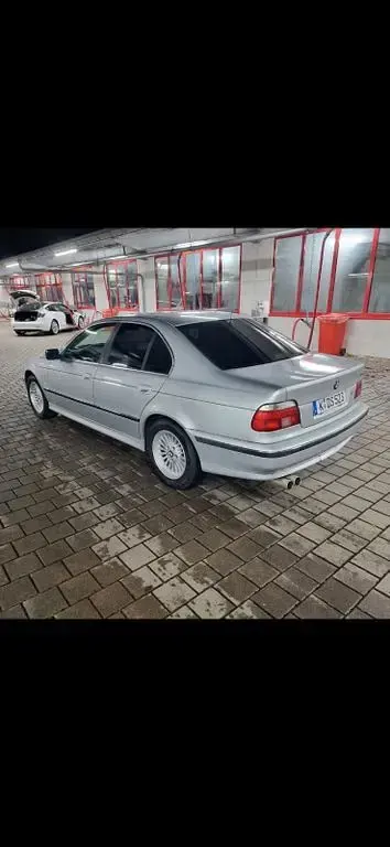 Gebraucht BMW 523 170 PS (125 kW) 2000 Silber Limousine